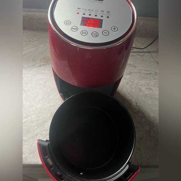 DASH Compact Electric Air Fryer + Oven Cooker with Digital Display, Temperature. - Picture 3 of 4
